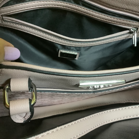 GUESS purse / handbag - Picture 3 of 6